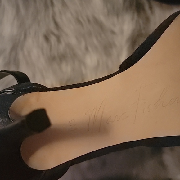 🎁🎁🎁🎁 Heels - Picture 8 of 8